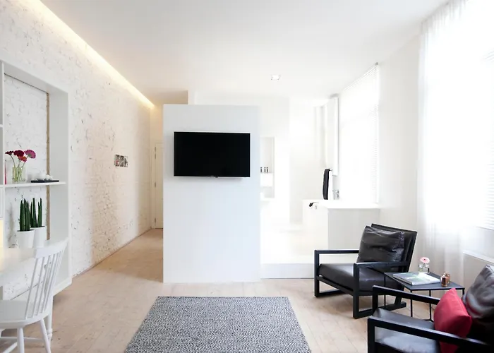 Maison Nationale City Flats&Suites